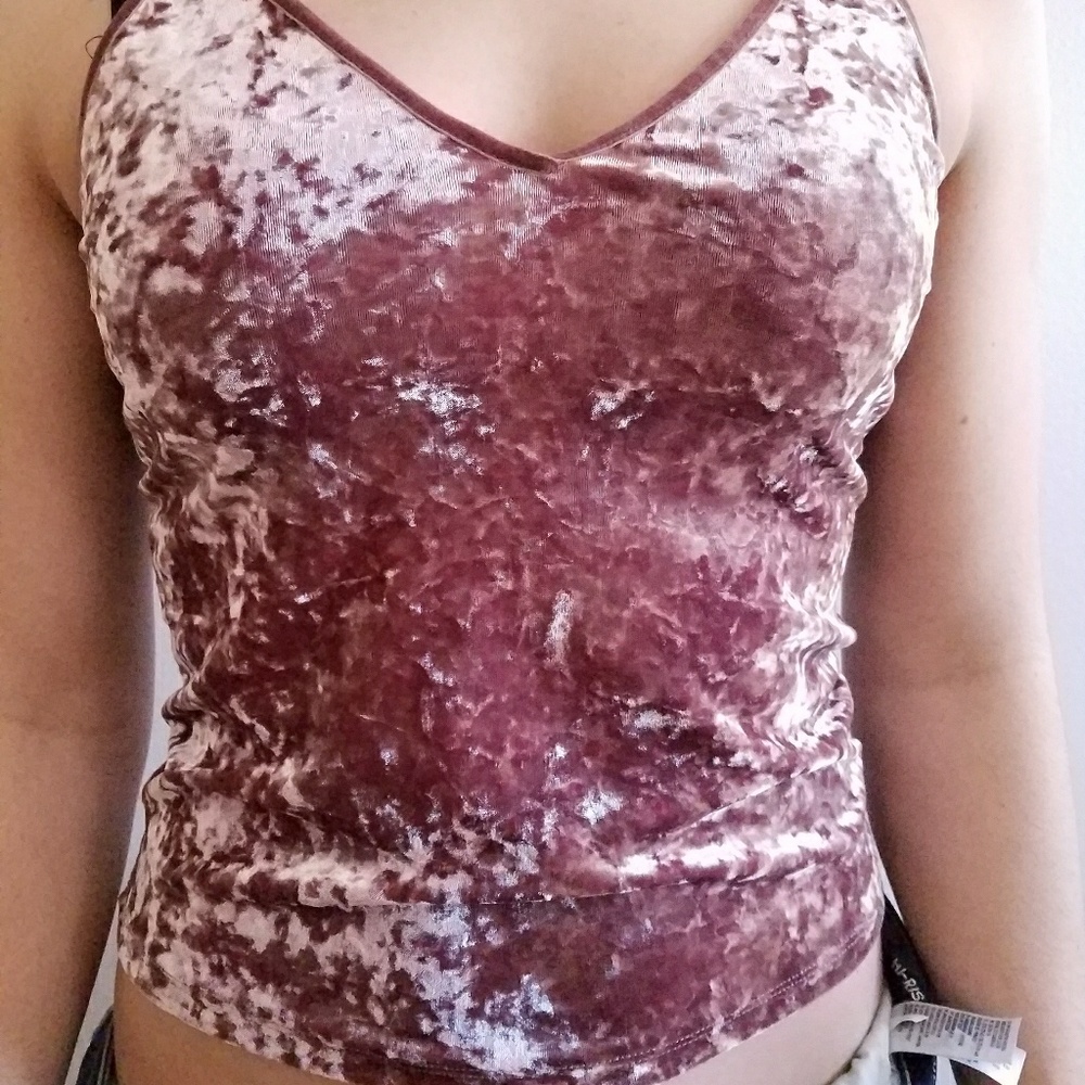 AEO Semi cropped velvet cami